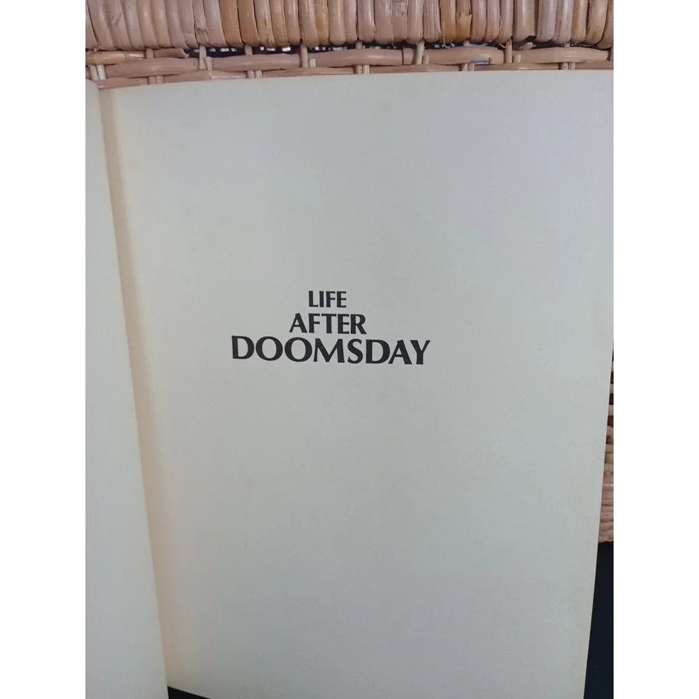 Life After Doomsday Bruce D. Clayton 1980‎ First Edition  Survivalist Guide HC